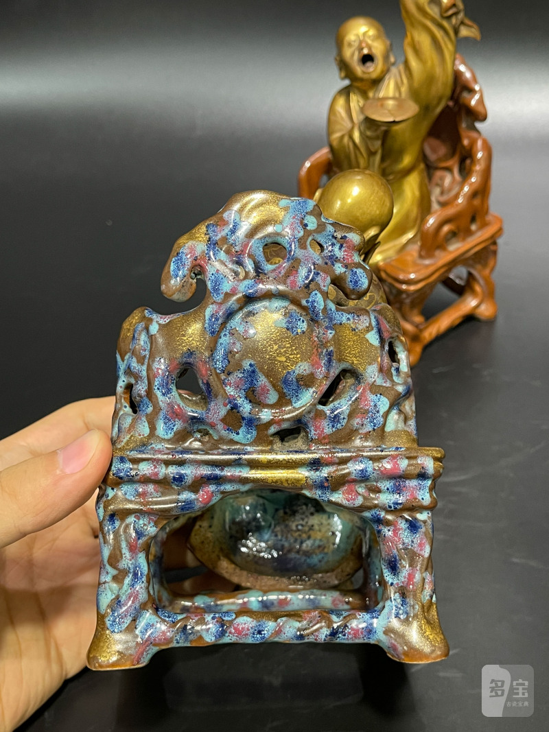 清乾隆 粉彩描金罗汉坐像一对 - 图15